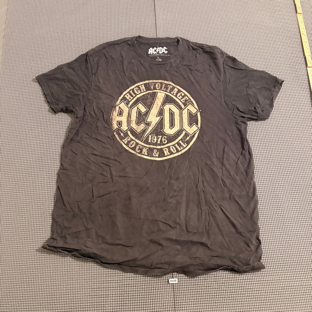AC/DC High Voltage Rock & Roll 1976 Graphic T-Shirt Black Size L
